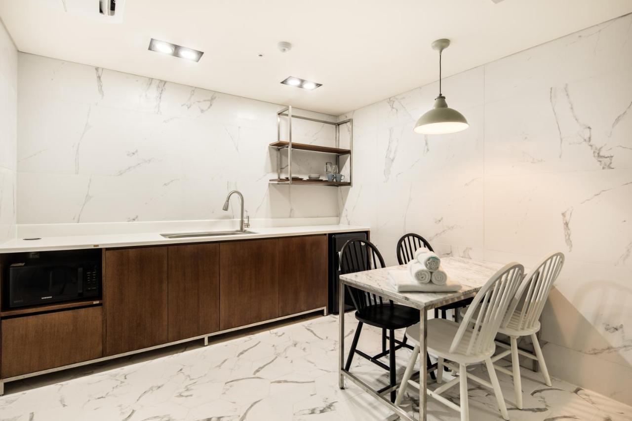 Snob Boutique Stay Seogwipo Exterior photo